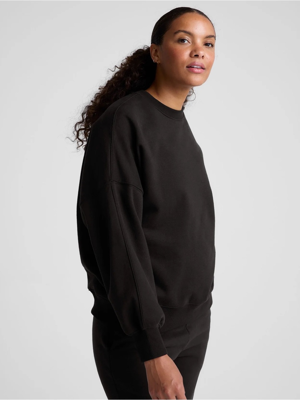 Beyond Yoga LuxeFleece Oversized Sweatshirt in Black, size XS